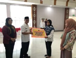 Pemda Konsel Kucurkan Bantuan Pendidikan untuk 478 Mahasiswa