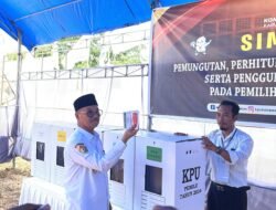 KPU Konsel Gelar Simulasi Sirekap, Bupati Surunuddin Jadi yang Pertama Mencoblos