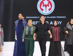 Istri Bupati Konsel Tampil di Catwalk IFW 2024