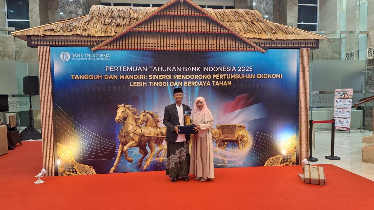 Sebagai Pesantren Mandiri Ekonomi Terbaik, Bank Indonesia Beri Penghargaan Pada Ponpes Minhajut Thullab