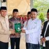 PC NU Konawe Selatan Anugerahi Bupati dan Wakil Bupati sebagai Tokoh Moderasi