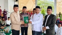 PC NU Konawe Selatan Anugerahi Bupati dan Wakil Bupati sebagai Tokoh Moderasi
